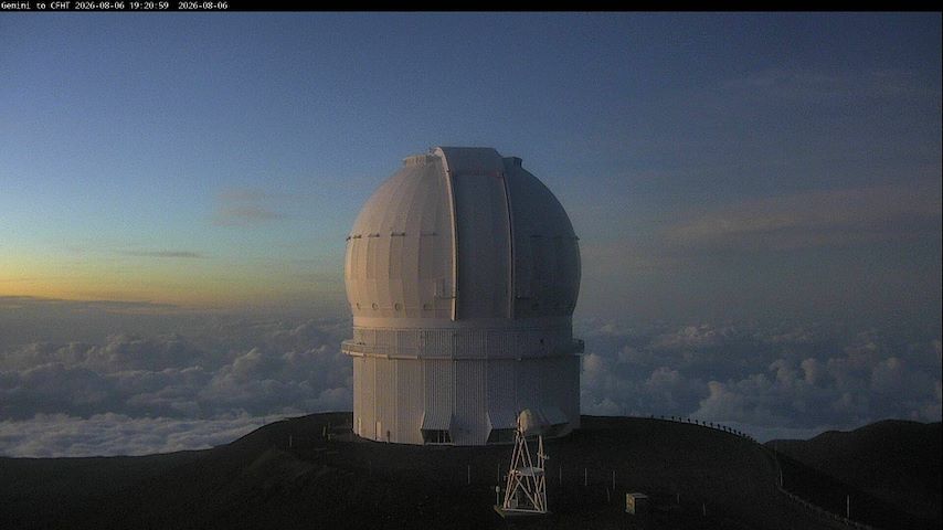 Live camera feed from Canada-France-Hawaii Telescope - North in Hawaii